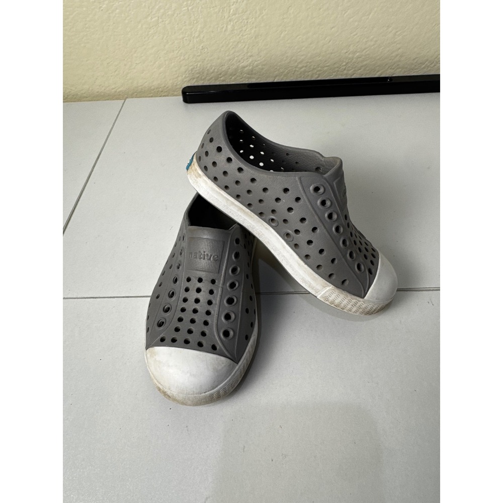 Native Jefferson‎ Shoes Kids Size C8 Grey Perforated Slip On Casual Sneakers